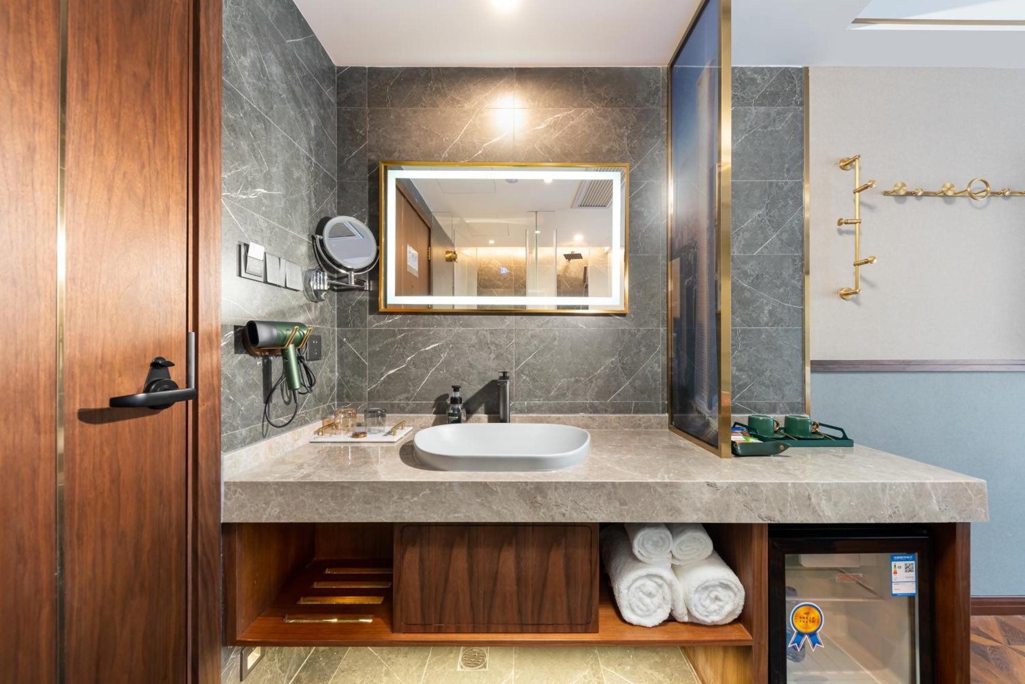 Nost Algia S Hotel Near Beijing Cbd - Cctv, China Zun, Skp And Sanlitun, Tian'Anmen Square, Forbidden City, Free Daily Necessities, Free Night Snack, Free Laundry, English Communication Well, Free Travel Advice , Free Gymnastic, Exterior photo