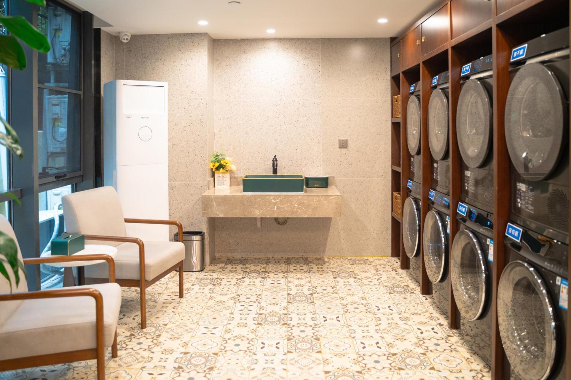 Nost Algia S Hotel Near Beijing Cbd - Cctv, China Zun, Skp And Sanlitun, Tian'Anmen Square, Forbidden City, Free Daily Necessities, Free Night Snack, Free Laundry, English Communication Well, Free Travel Advice , Free Gymnastic, Exterior photo