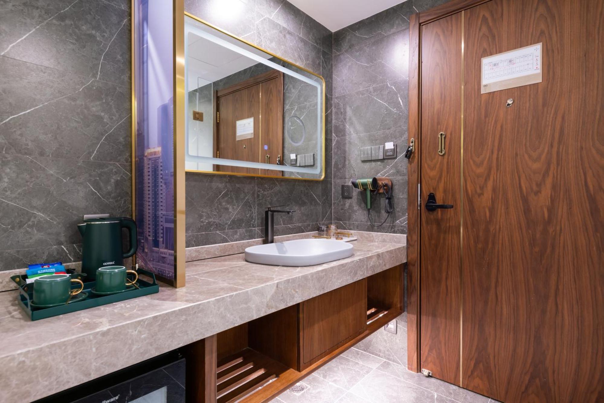 Nost Algia S Hotel Near Beijing Cbd - Cctv, China Zun, Skp And Sanlitun, Tian'Anmen Square, Forbidden City, Free Daily Necessities, Free Night Snack, Free Laundry, English Communication Well, Free Travel Advice , Free Gymnastic, Exterior photo